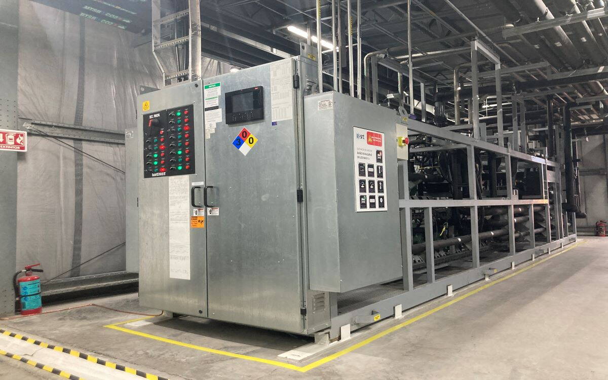 machinery-room-with-booster-rack-a.jpg Machinery room with booster rack A