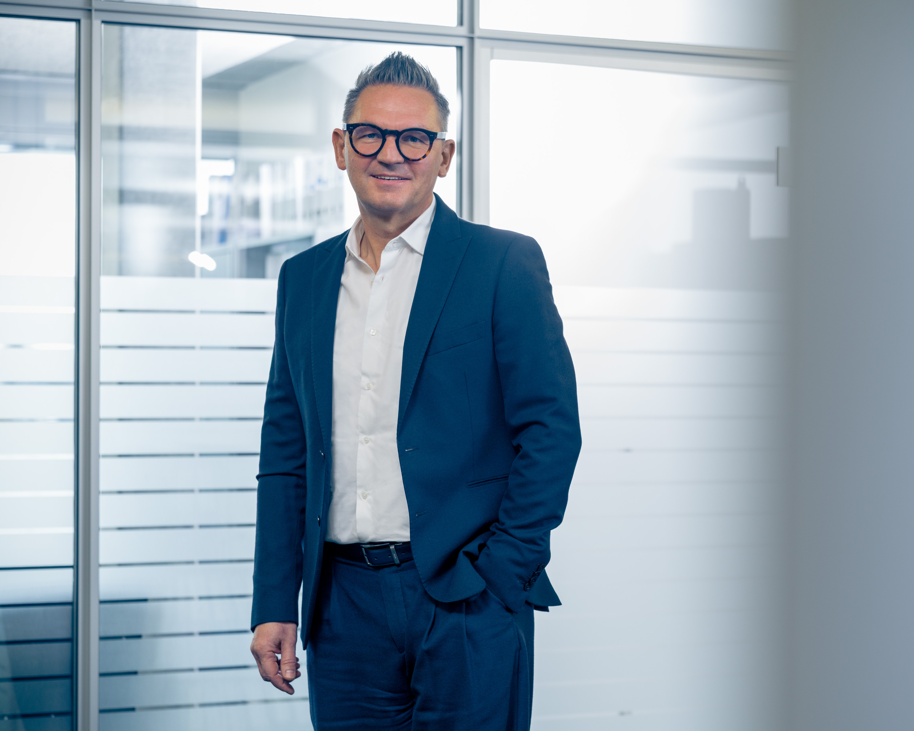 B0043168-Marcus-Hoepfl.jpg B0043168-Marcus-Hoepfl