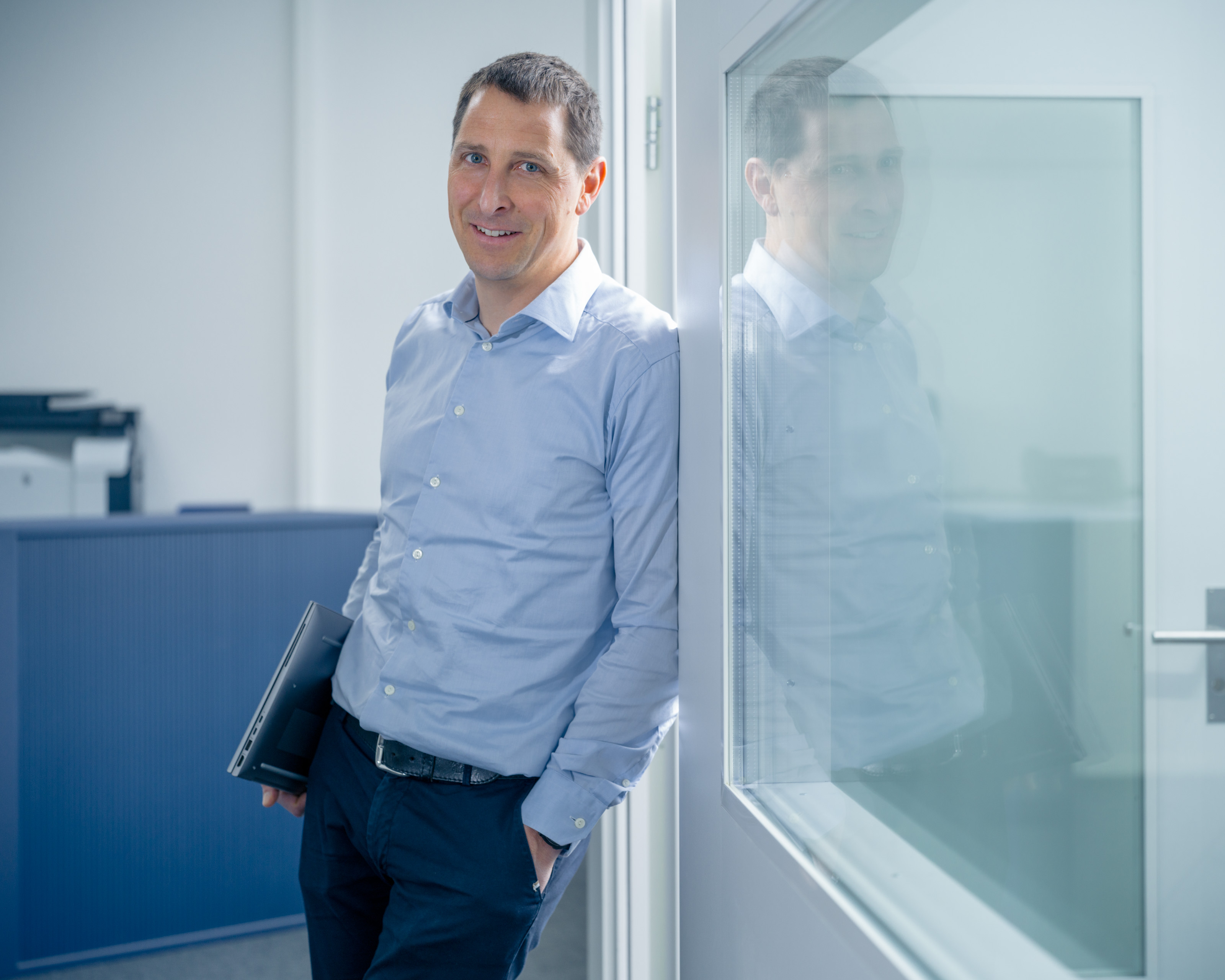 B0042221-Jonas-Schoenenberger.jpg B0042221-Jonas-Schoenenberger